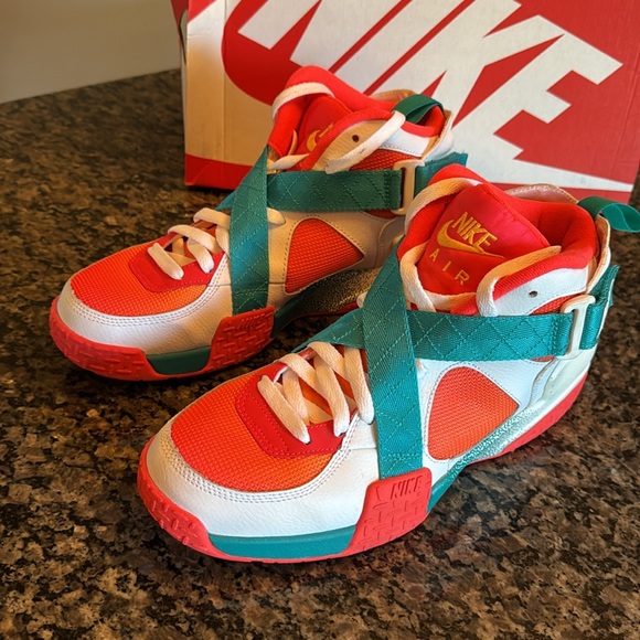 Nike Air Raid Sneakers white automic mango and turbo green 652359 EUC 10.5 - Picture 4 of 16